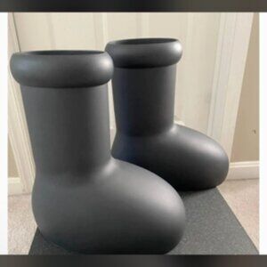 MSCHF Astro Boy Big Red Boot in the black Men Sz 6